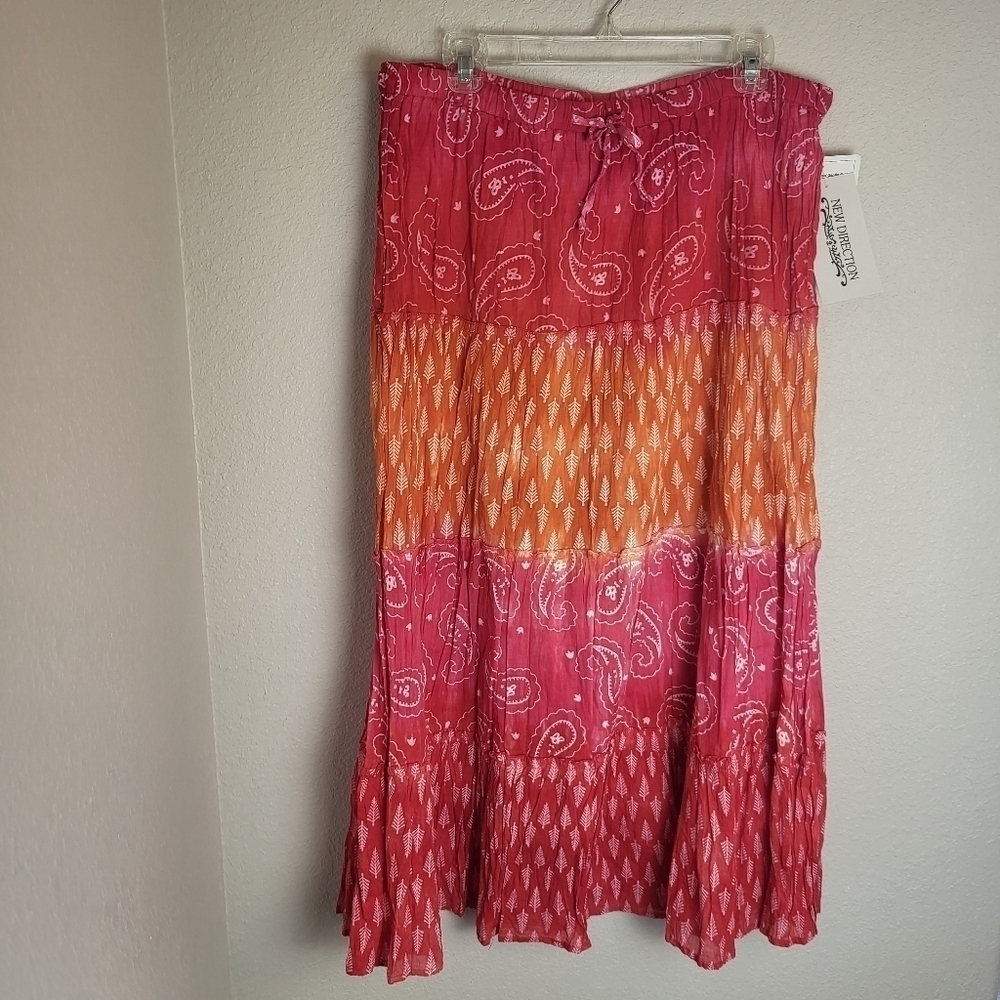 New Direction Broom Skirt Orange and Pink Paisly Print Women's Size Small NWT